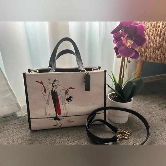 COACH BUNDLE Disney X Coach Dempsey Carryall With Cruella Motif CC946 & Wristlet